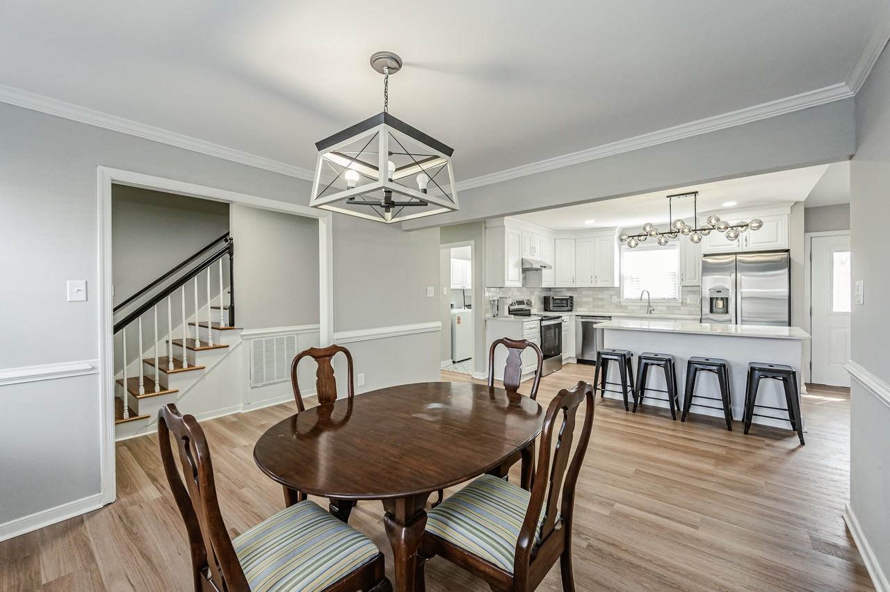 Hemlock Rd - Photo 2 of 9