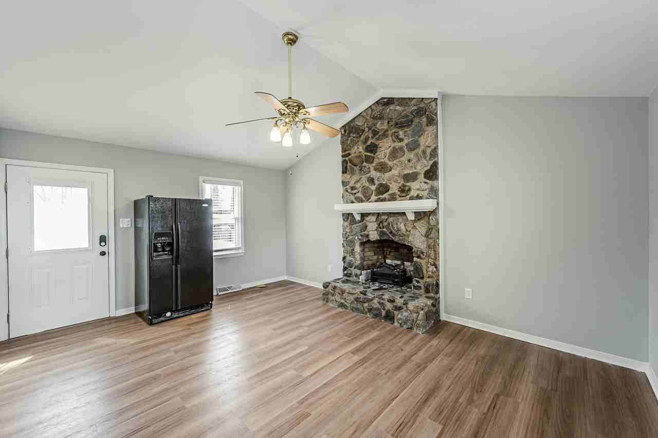 Hemlock Rd - Photo 6 of 9