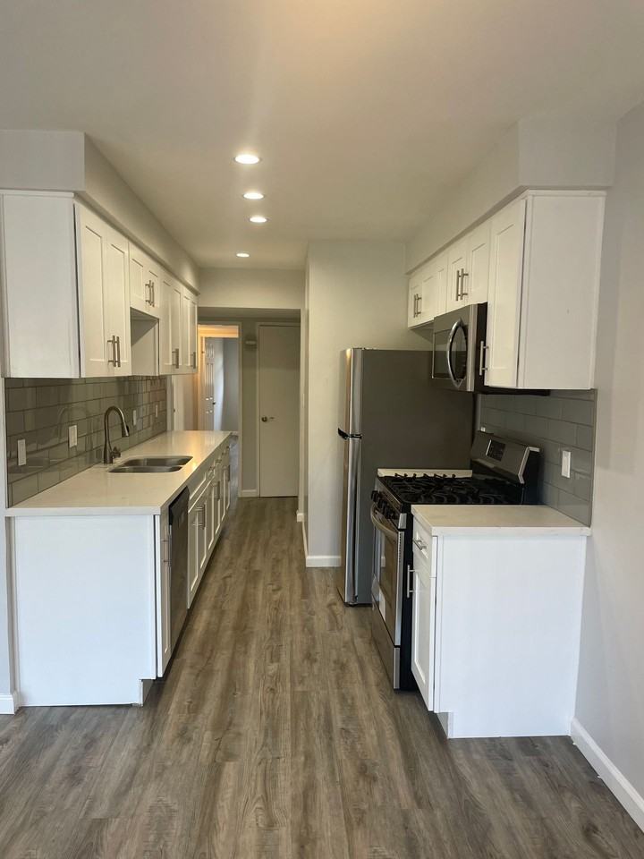 330 crescent drive, Beverly Hills CA 90210 - Photo 7 of 8