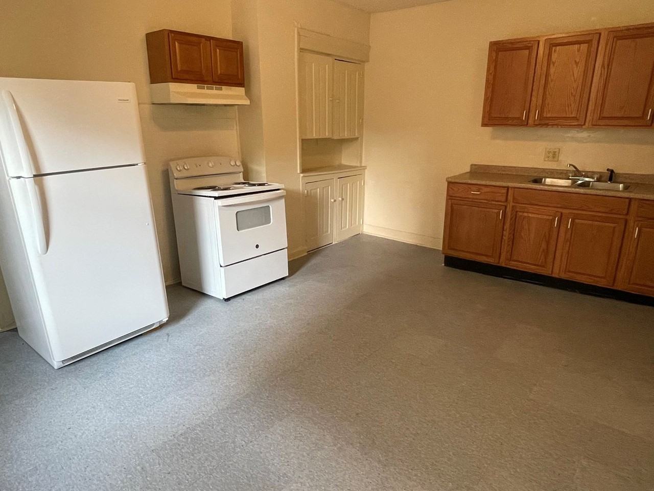 37 Boone St - Photo 5 of 11