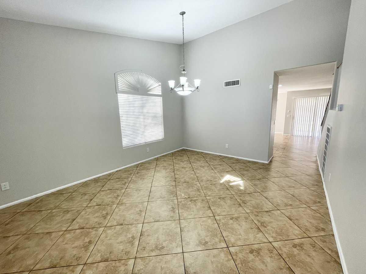 42495 W Chambers Dr - Photo 5 of 20