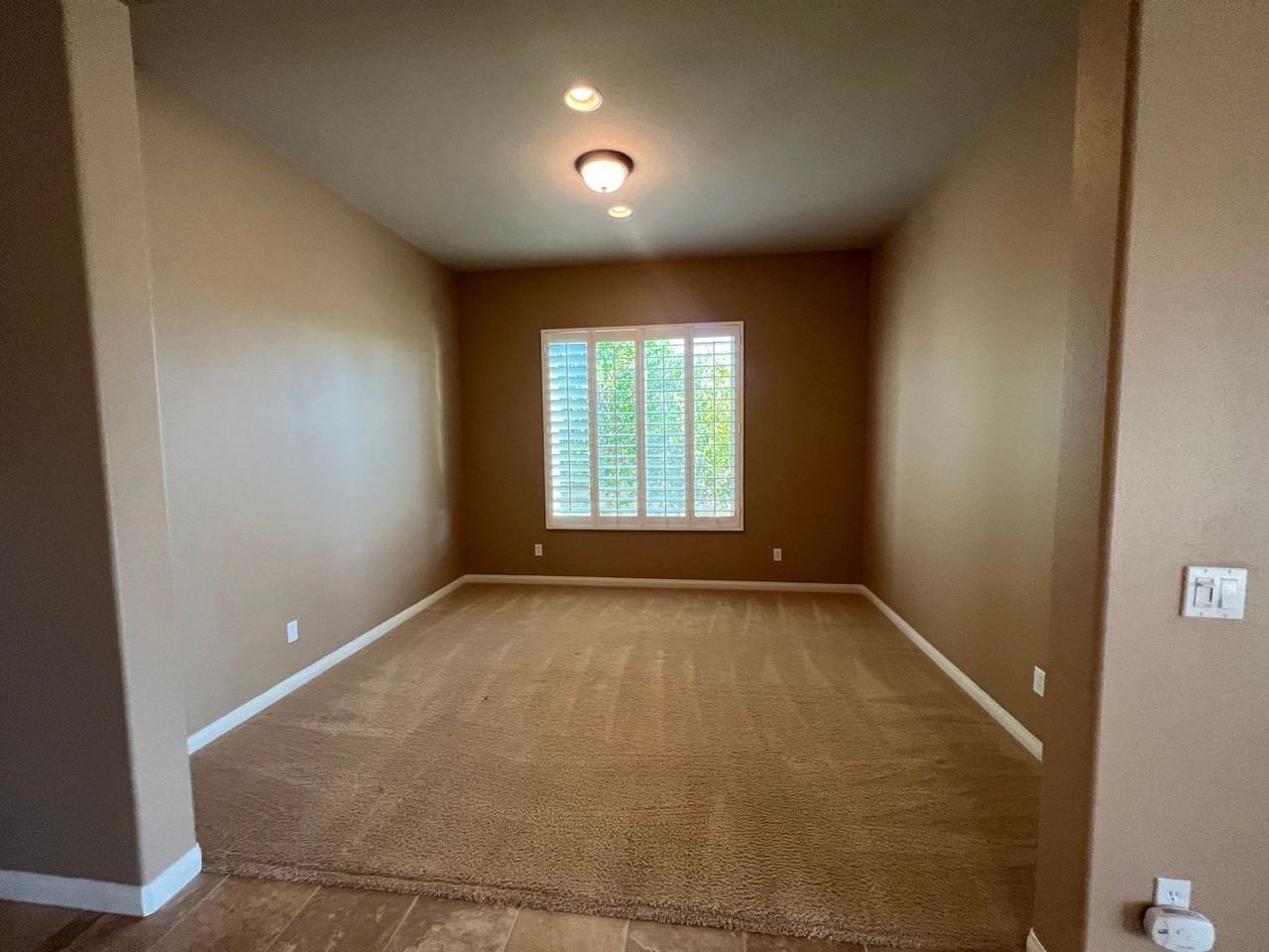 10440 Lakeshore Dr - Photo 3 of 26