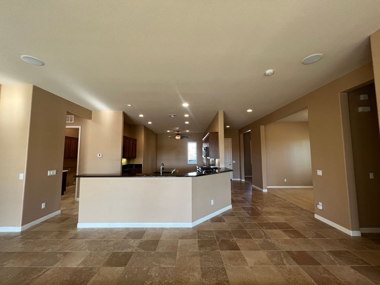 10440 Lakeshore Dr - Photo 7 of 26