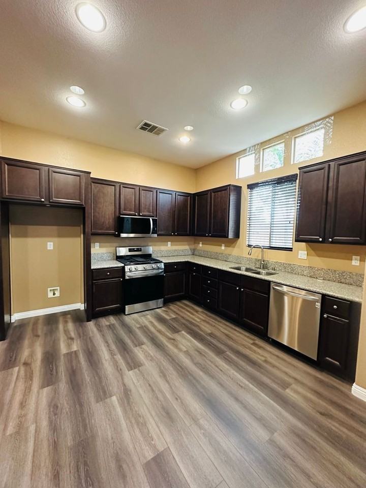 34089 Dianthus Ln - Photo 4 of 31