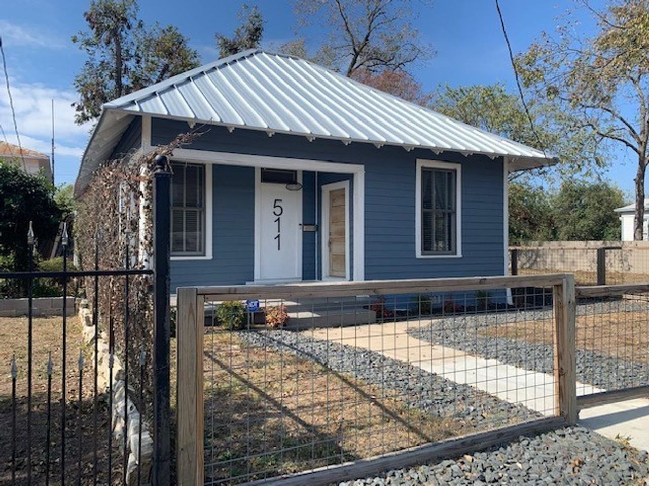 511 N Monumental - Photo 2 of 22