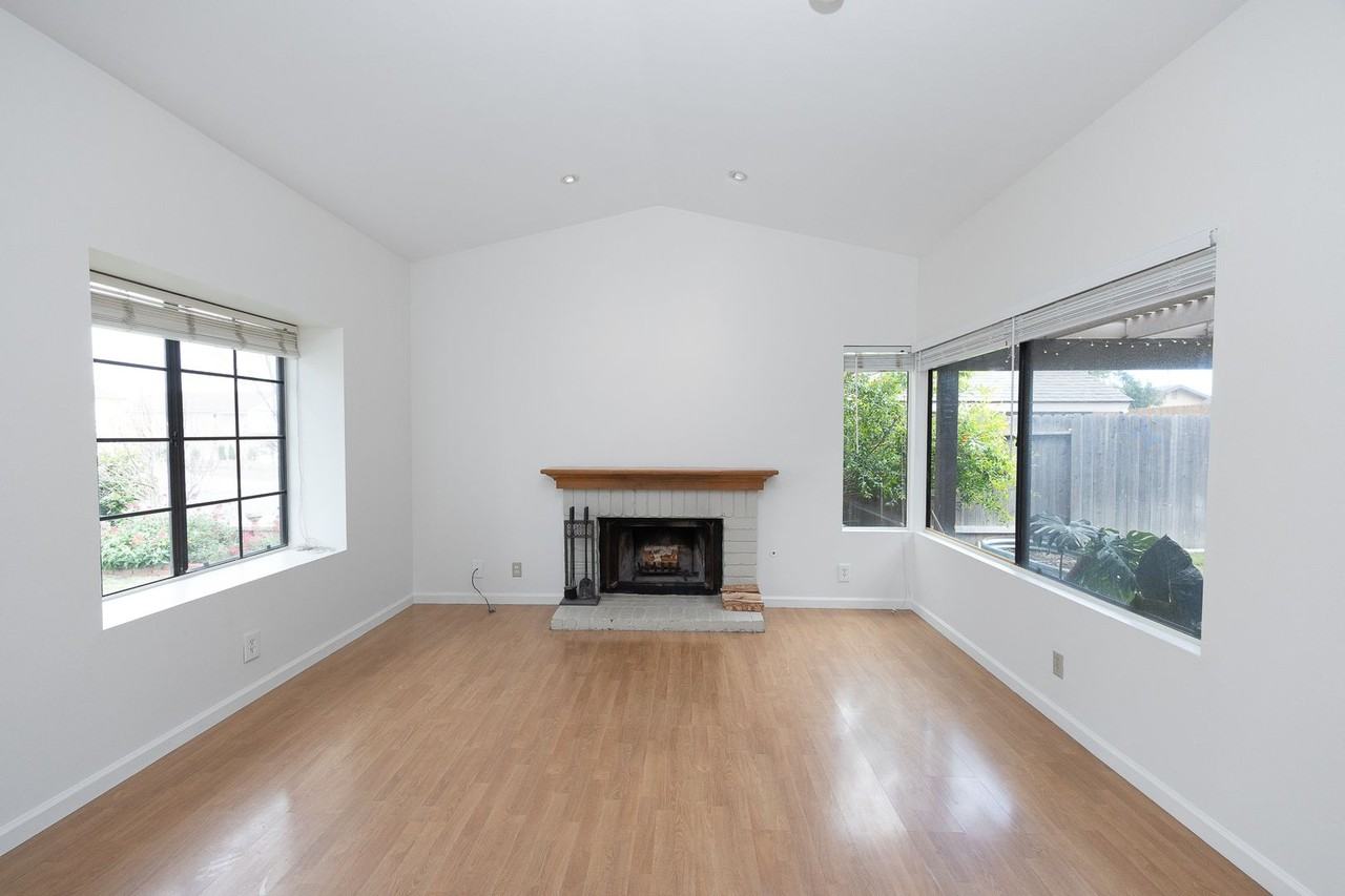 1321 Fallen Leaf Ave - Photo 5 of 30