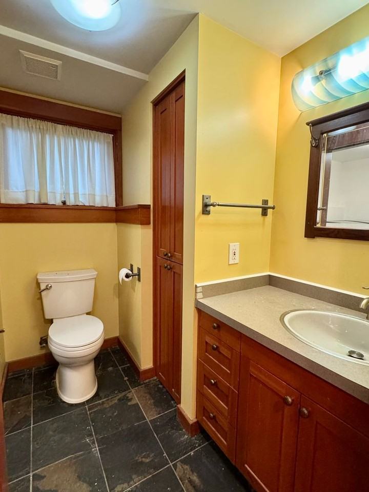 303 W Blaine St - Photo 7 of 23