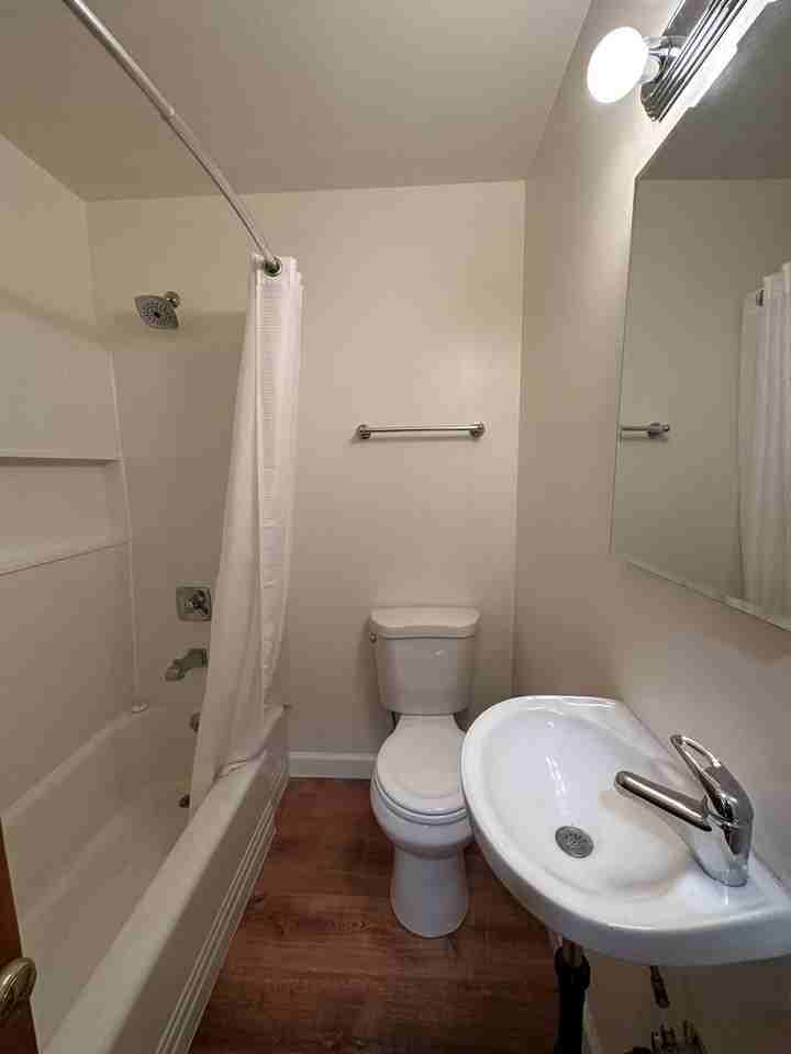 12820 Sw Glenhaven St - Photo 6 of 14