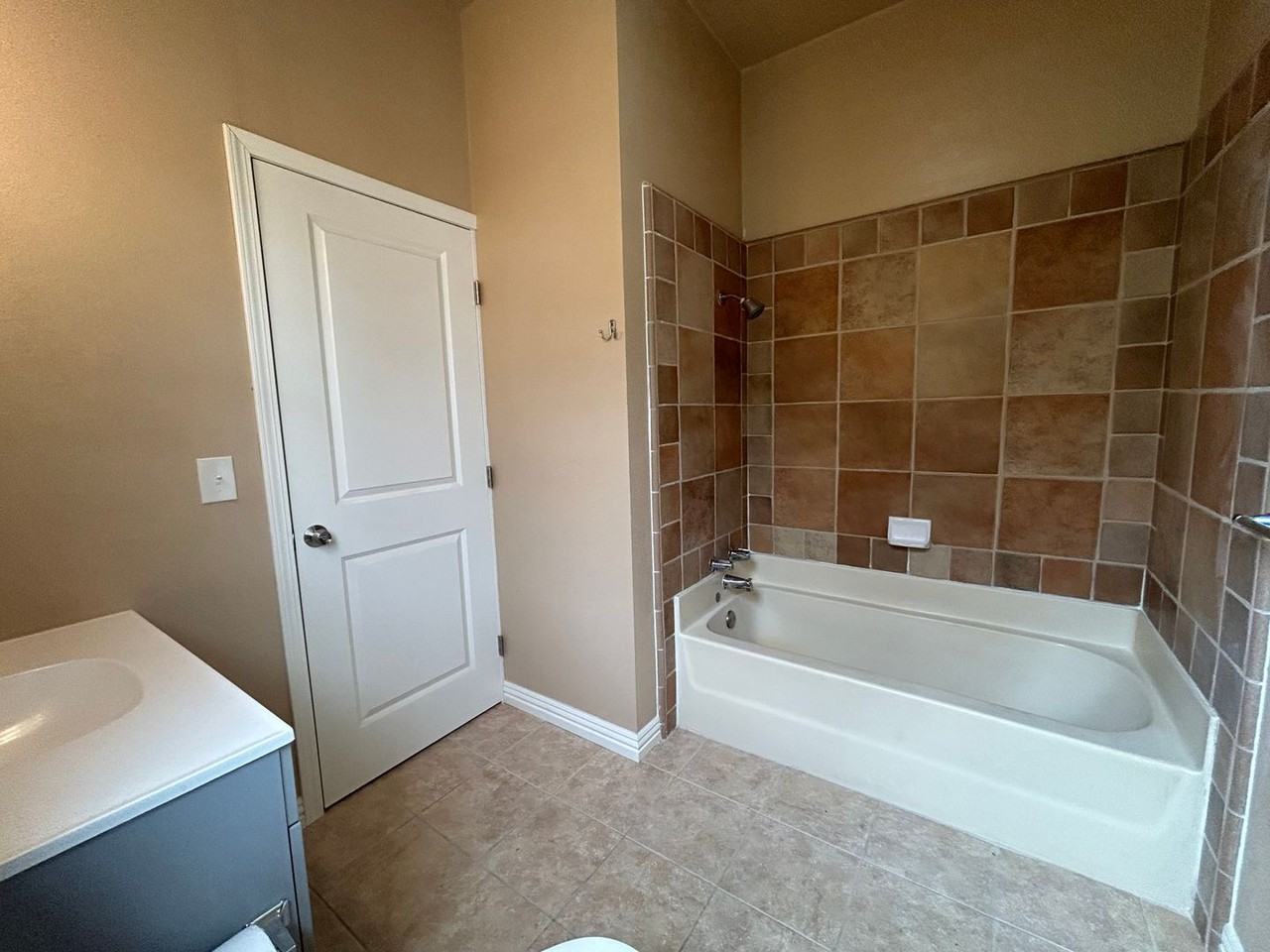 1189 High St - Photo 6 of 17