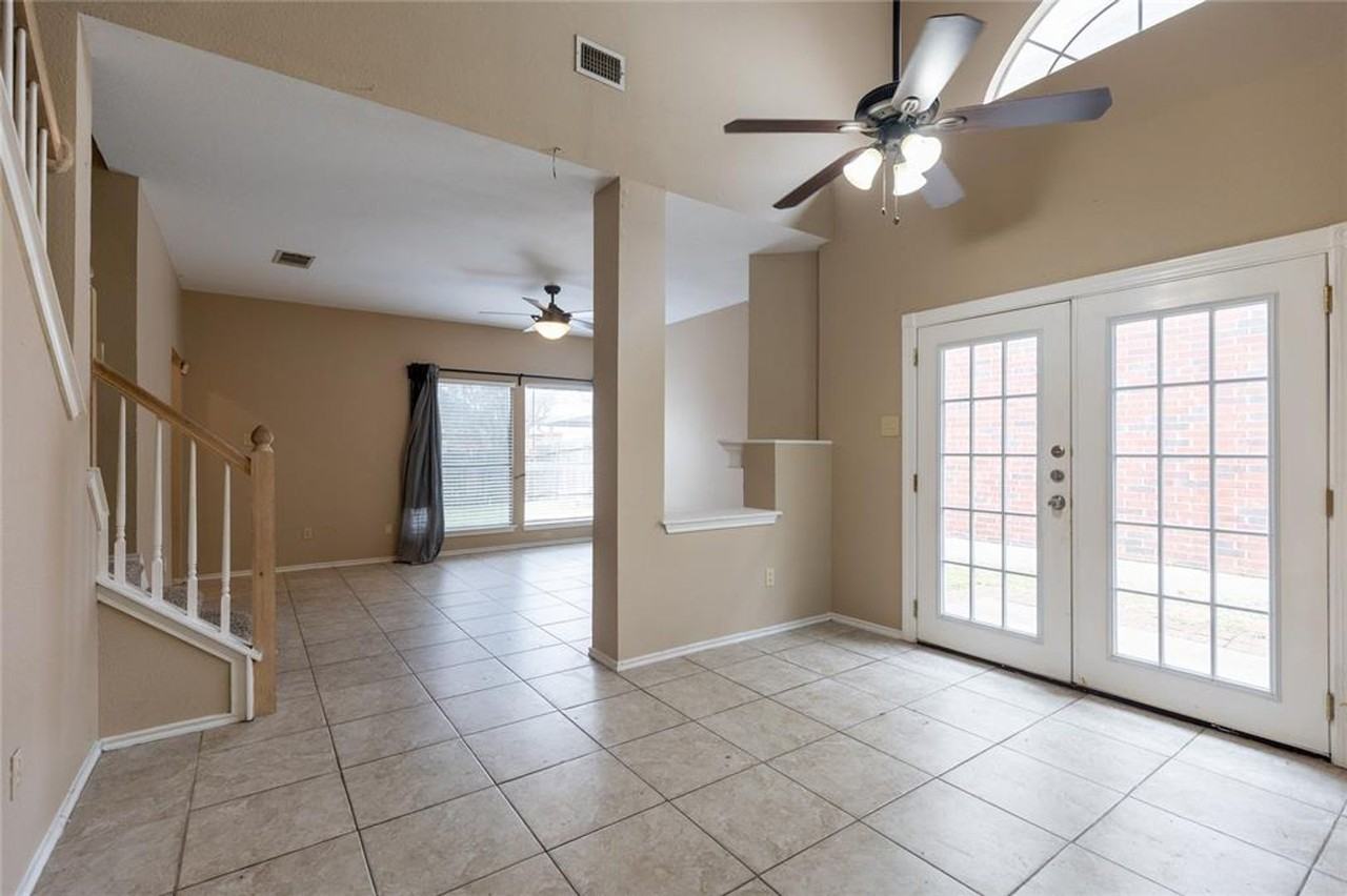 815 Black Locust Dr - Photo 2 of 15