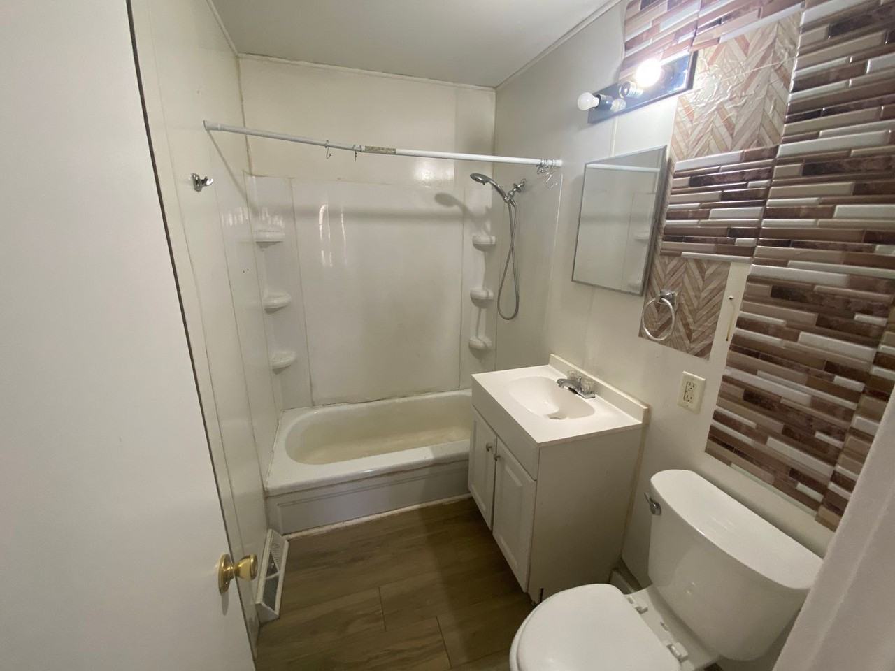 1428 W Hamilton St - Photo 6 of 10