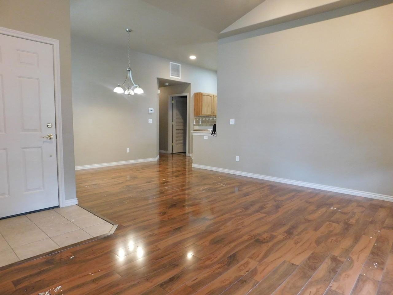 785 Glen Ct #30 - Photo 4 of 20