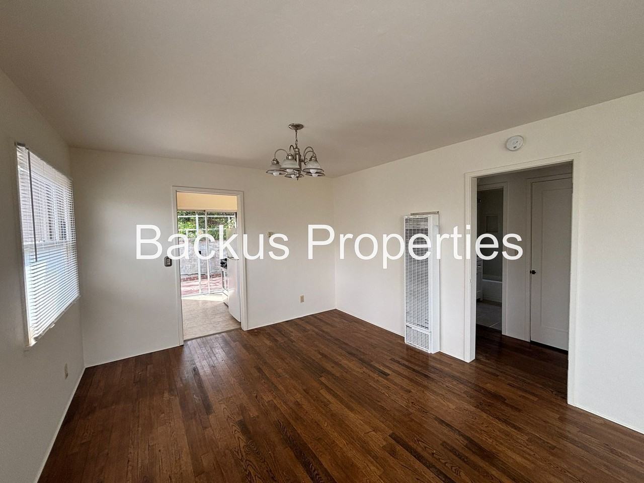 1129 Hellam St - Photo 5 of 18