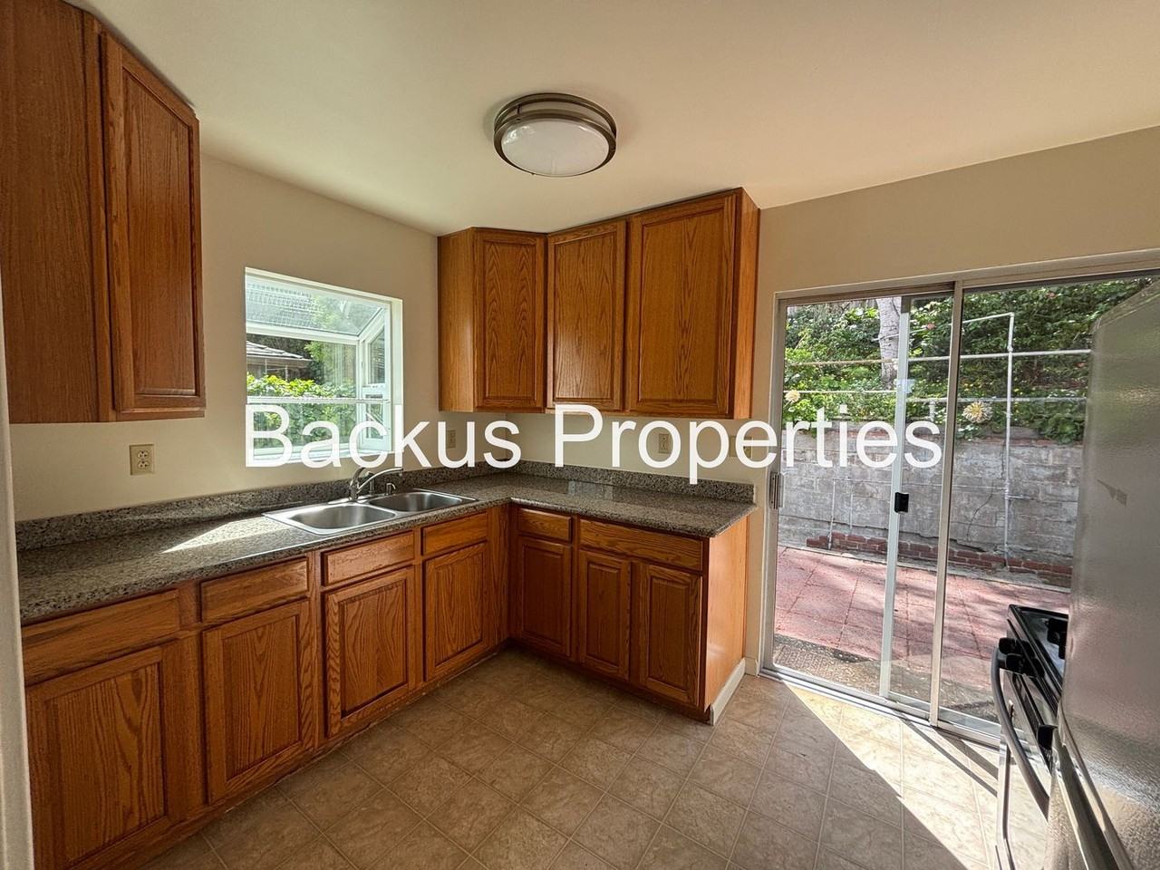 1129 Hellam St - Photo 6 of 18