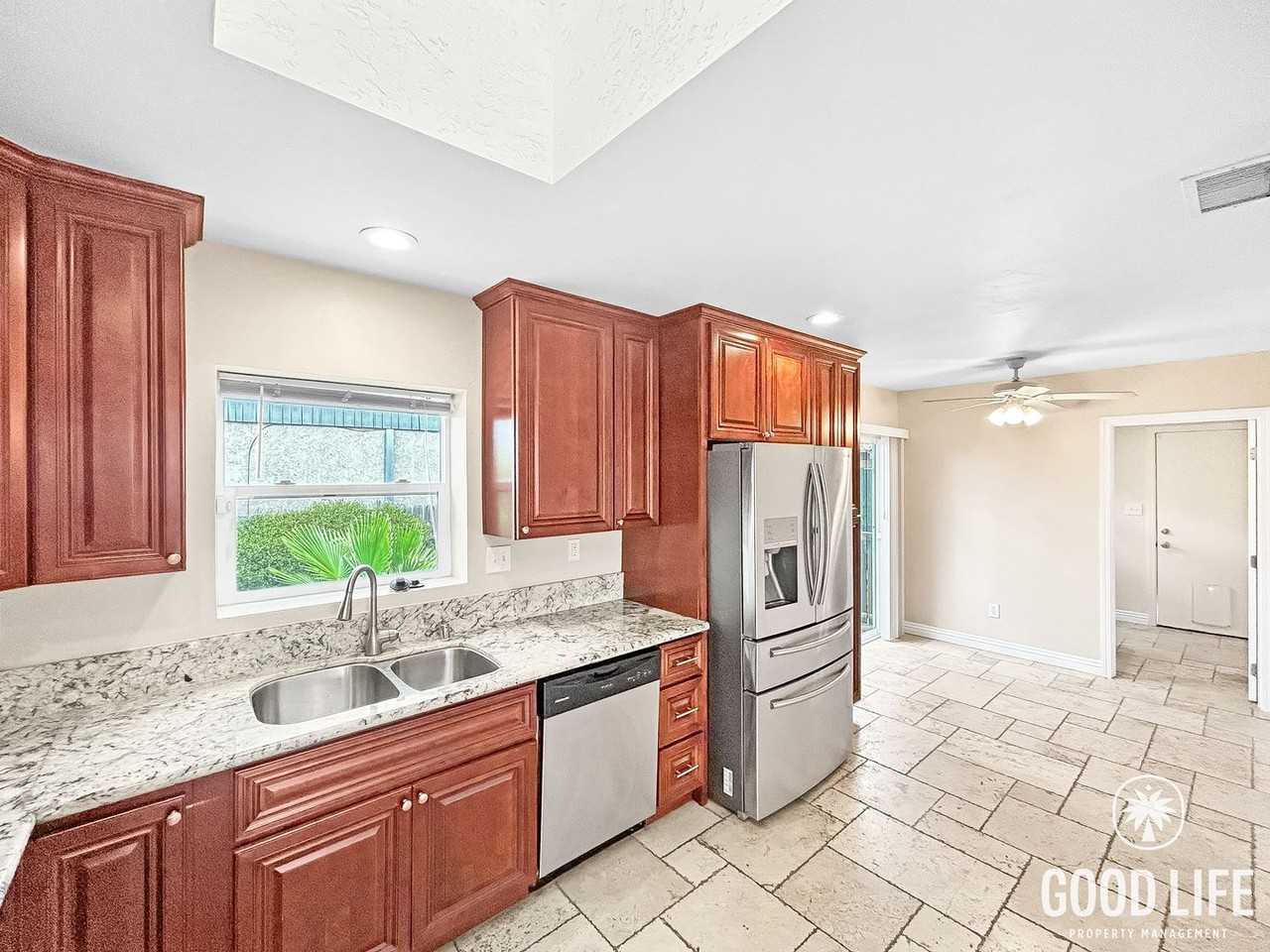 7280 Annapolis Ave - Photo 3 of 22