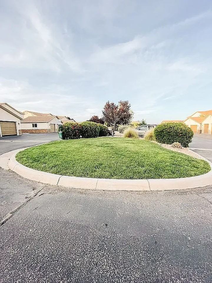 316 S 2450 E #28 - Photo 4 of 21