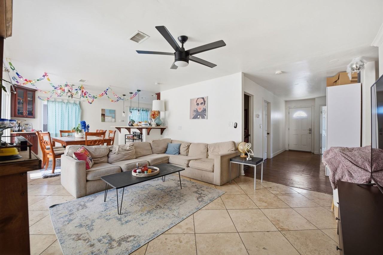 6250 Dorothy Dr - Photo 3 of 28