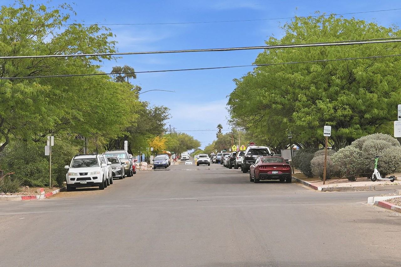 1048 E 7th St - Photo 3 of 26