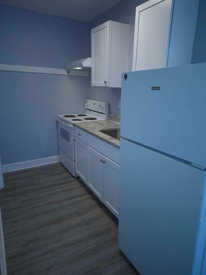 2454 Benton - Photo 2 of 5