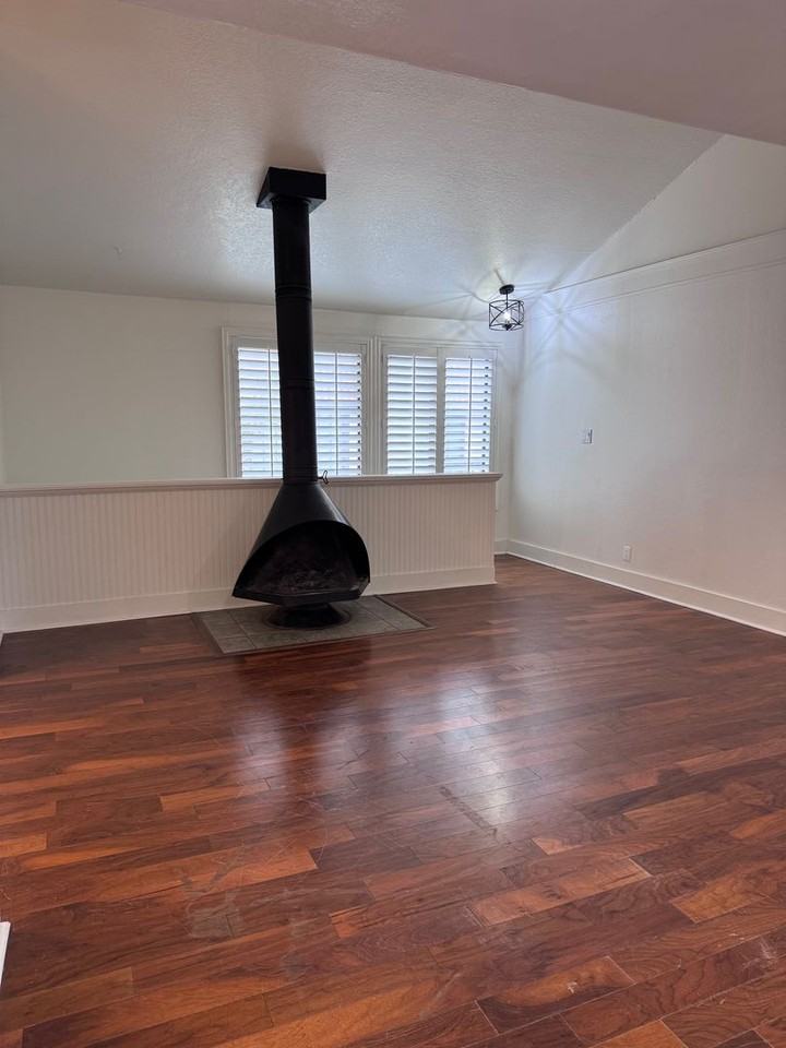 5321 Colodny Dr - Photo 4 of 15