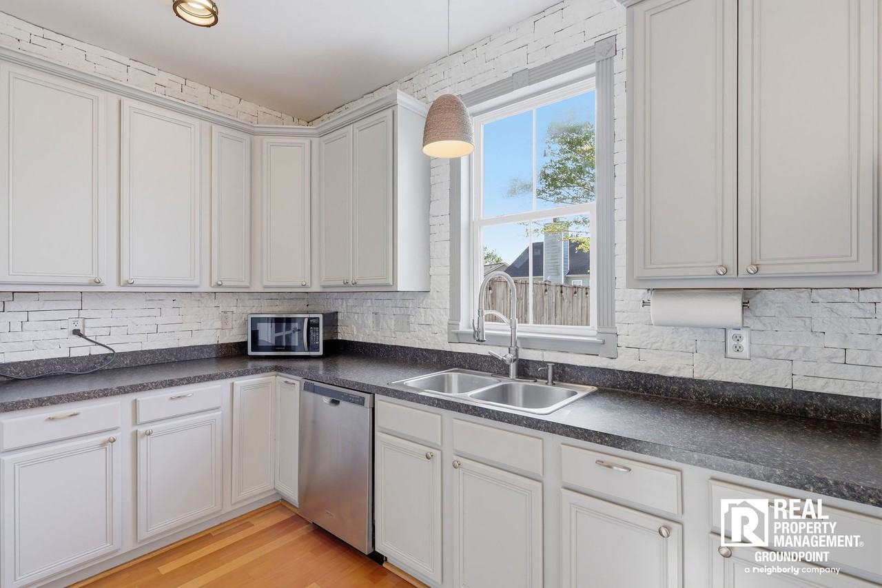 409 Chemistry Cir - Photo 6 of 23