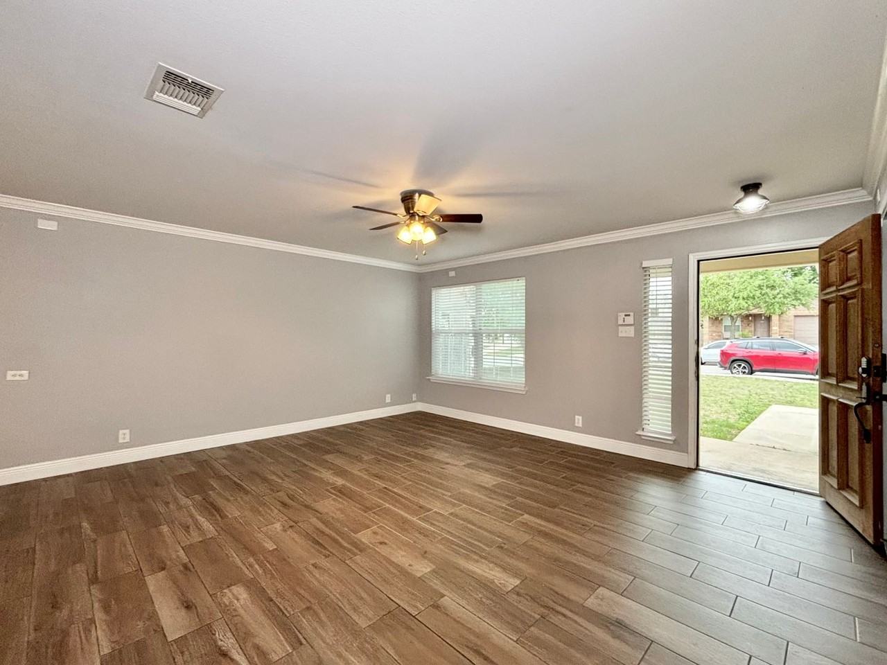 10627 N Shaenridge - Photo 2 of 18