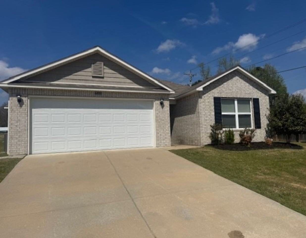 6400 Amalie Dr - Photo 3 of 17