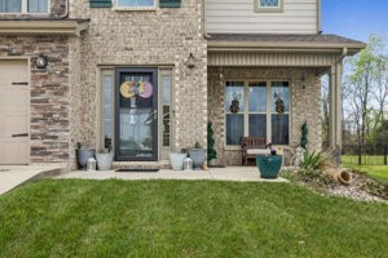 369 Frontier Dr - Photo 2 of 22