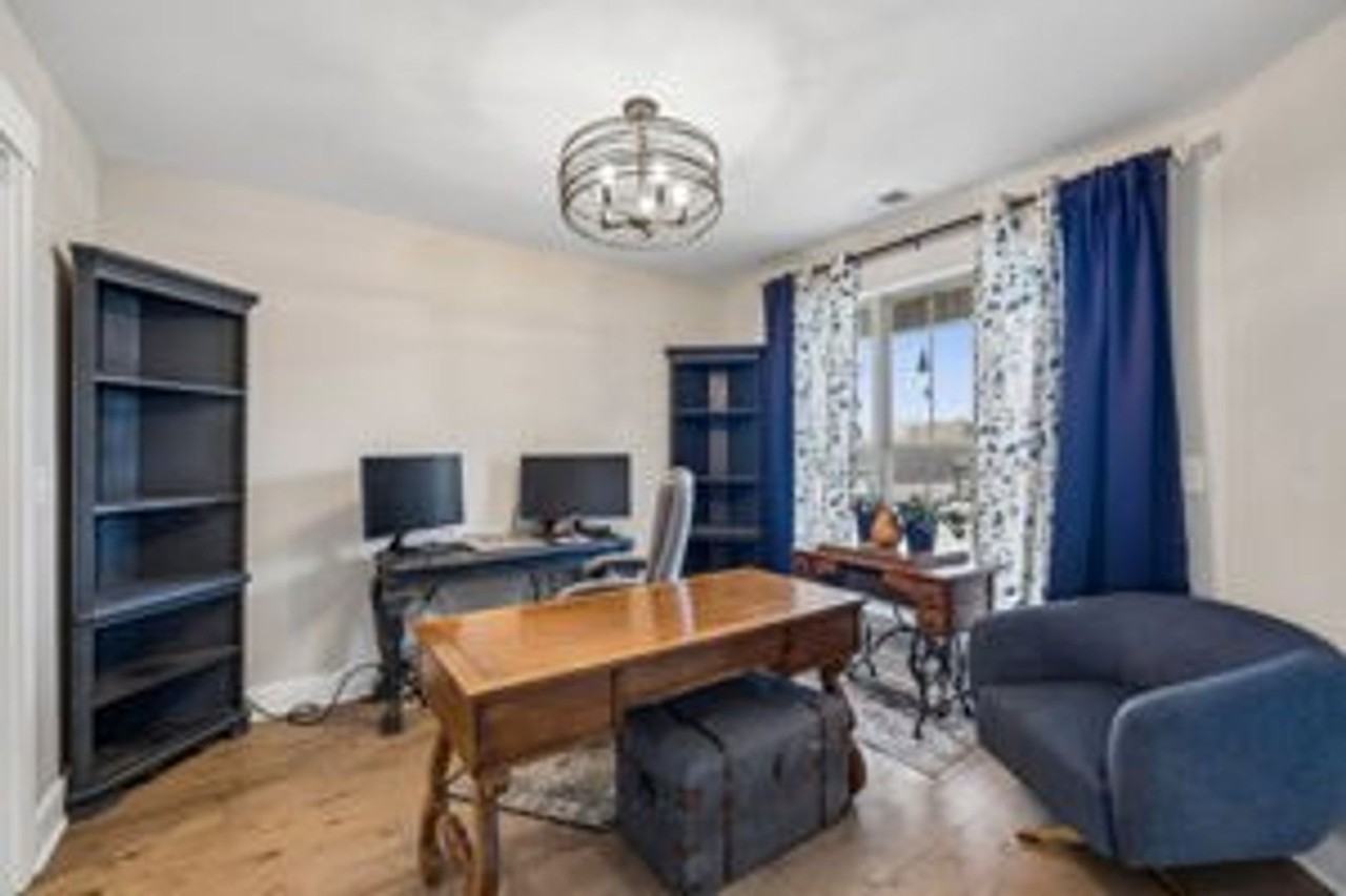 369 Frontier Dr - Photo 4 of 22