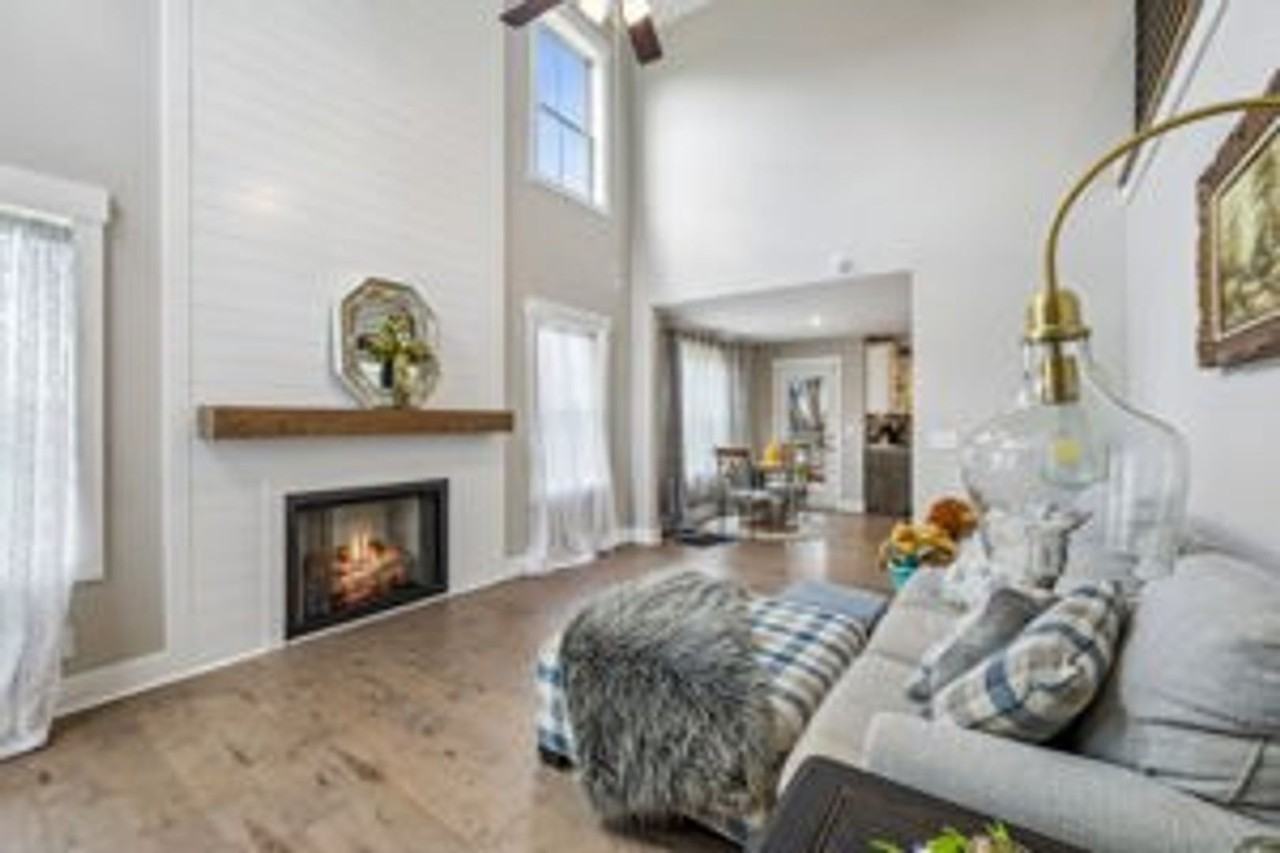 369 Frontier Dr - Photo 5 of 22