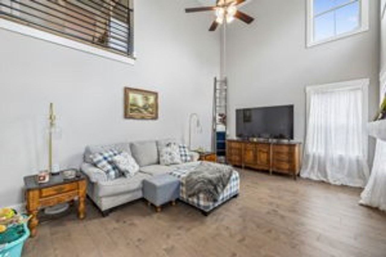 369 Frontier Dr - Photo 6 of 22