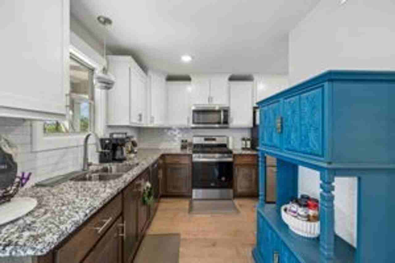 369 Frontier Dr - Photo 7 of 22