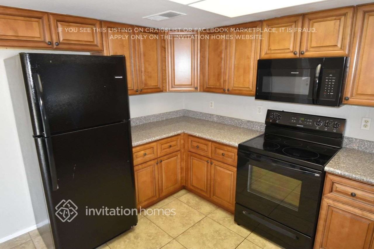 3526 S Shafer Dr - Photo 4 of 11