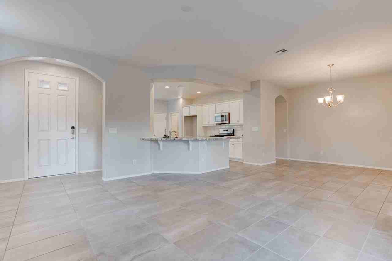 5641 Sagamore Canyon St - Photo 4 of 41