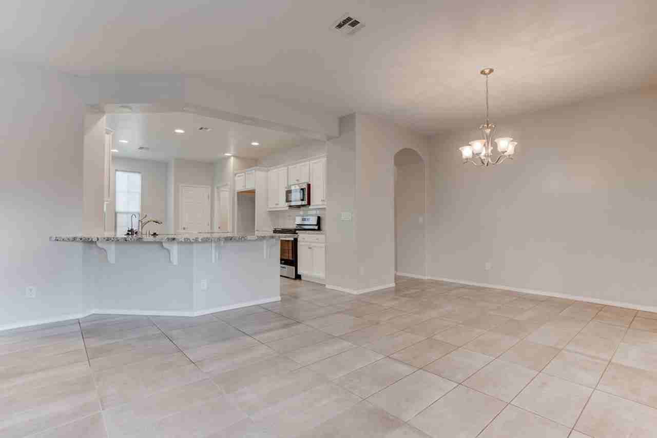 5641 Sagamore Canyon St - Photo 5 of 41