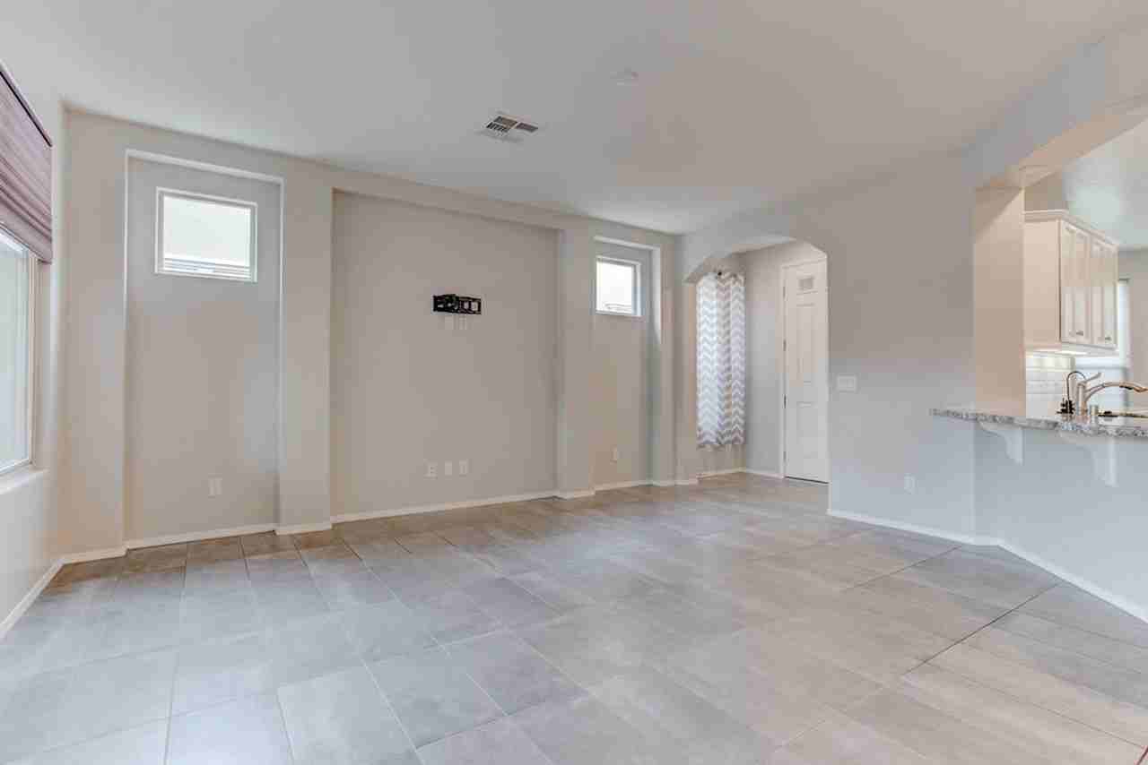 5641 Sagamore Canyon St - Photo 6 of 41