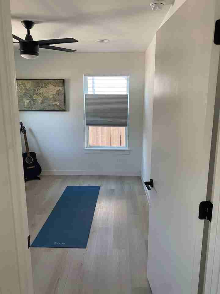 4609 Leslie Ave #1 - Photo 4 of 16