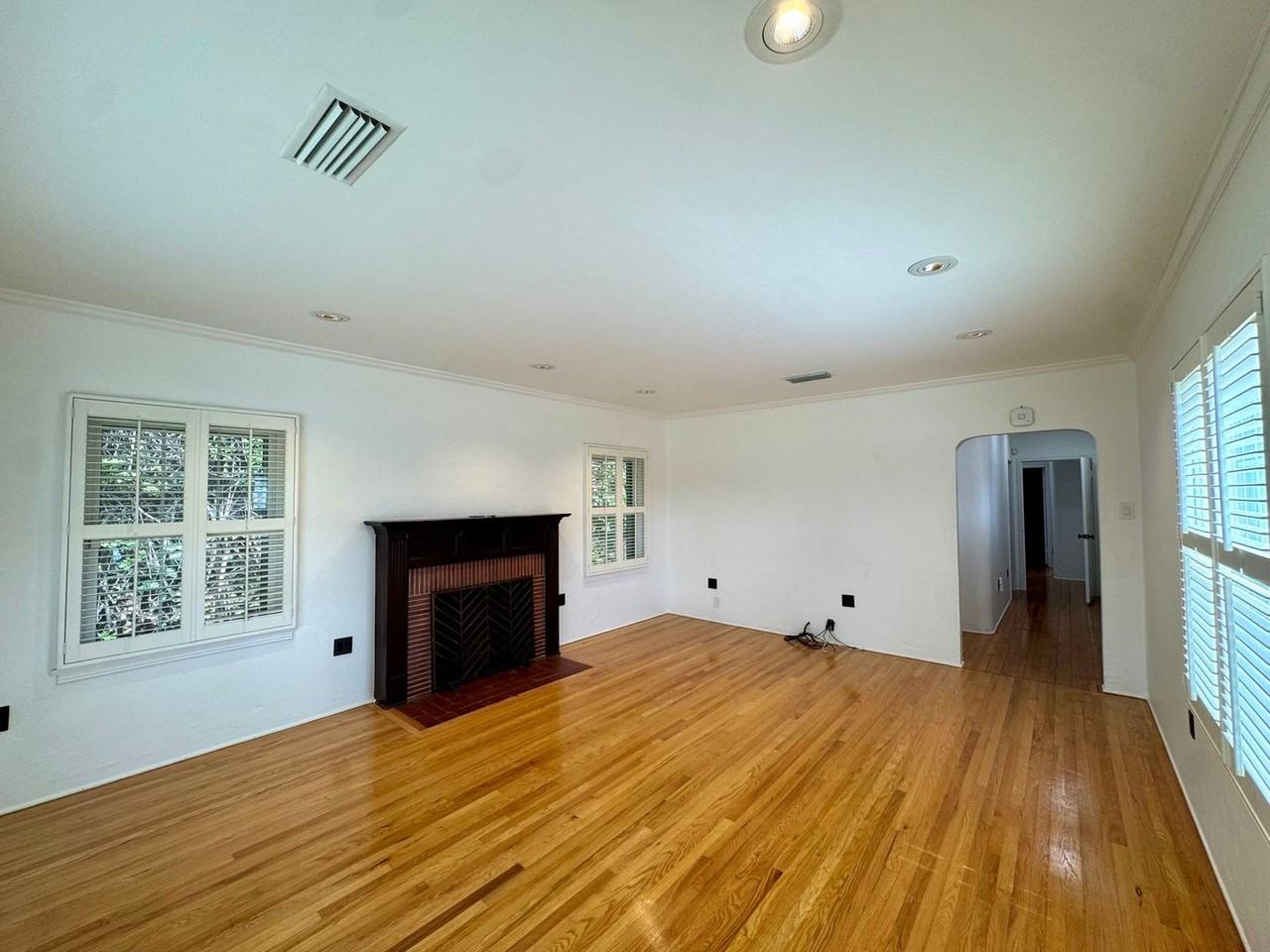 3822 Rose Ave - Photo 4 of 25