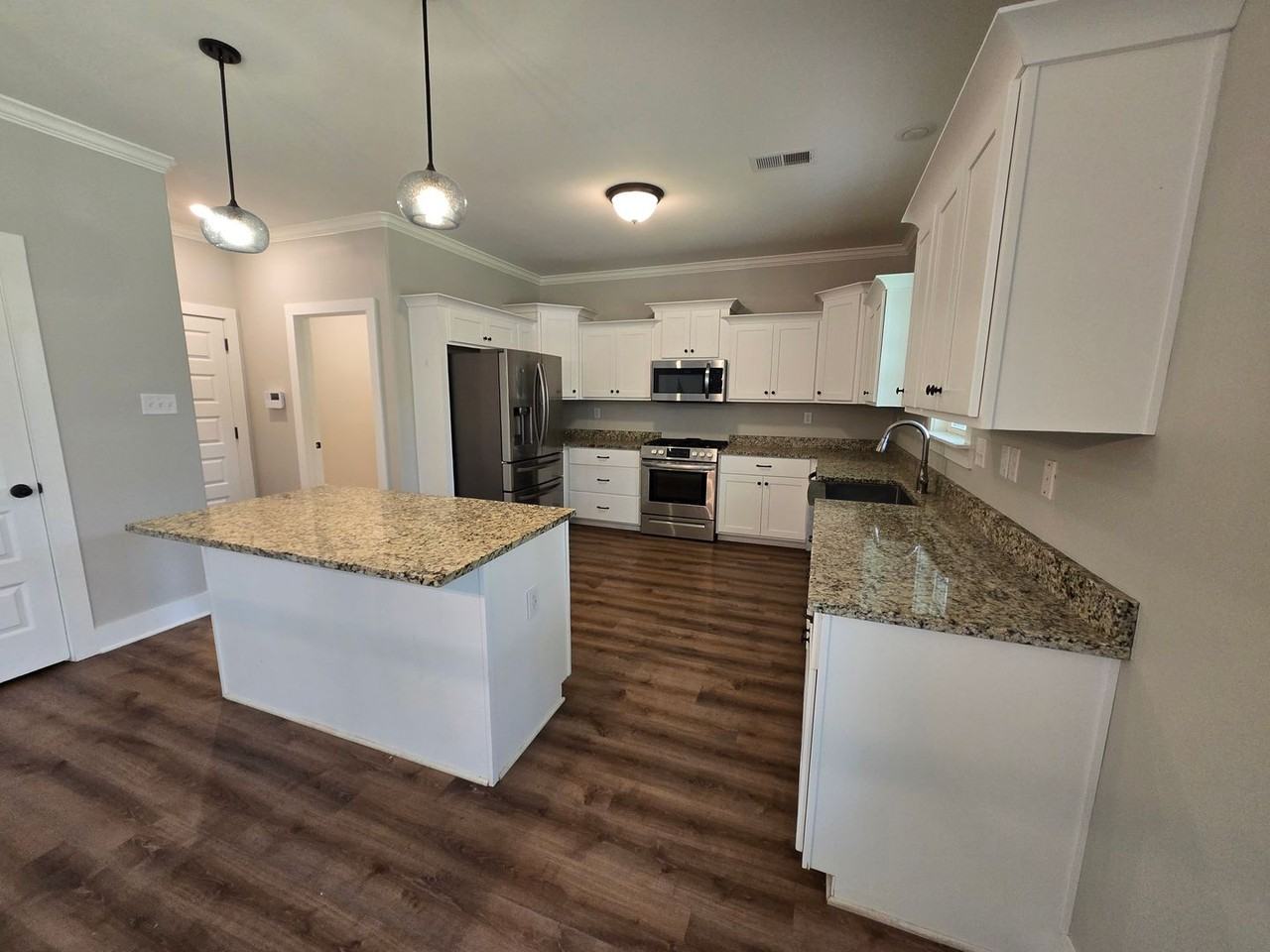 5640 Drew Glazer Dr - Photo 5 of 22