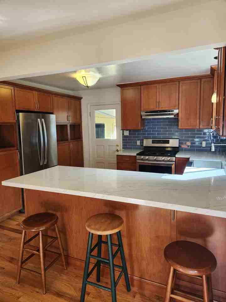 1034 Bush St - Photo 3 of 15