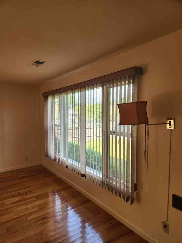 1034 Bush St - Photo 5 of 15