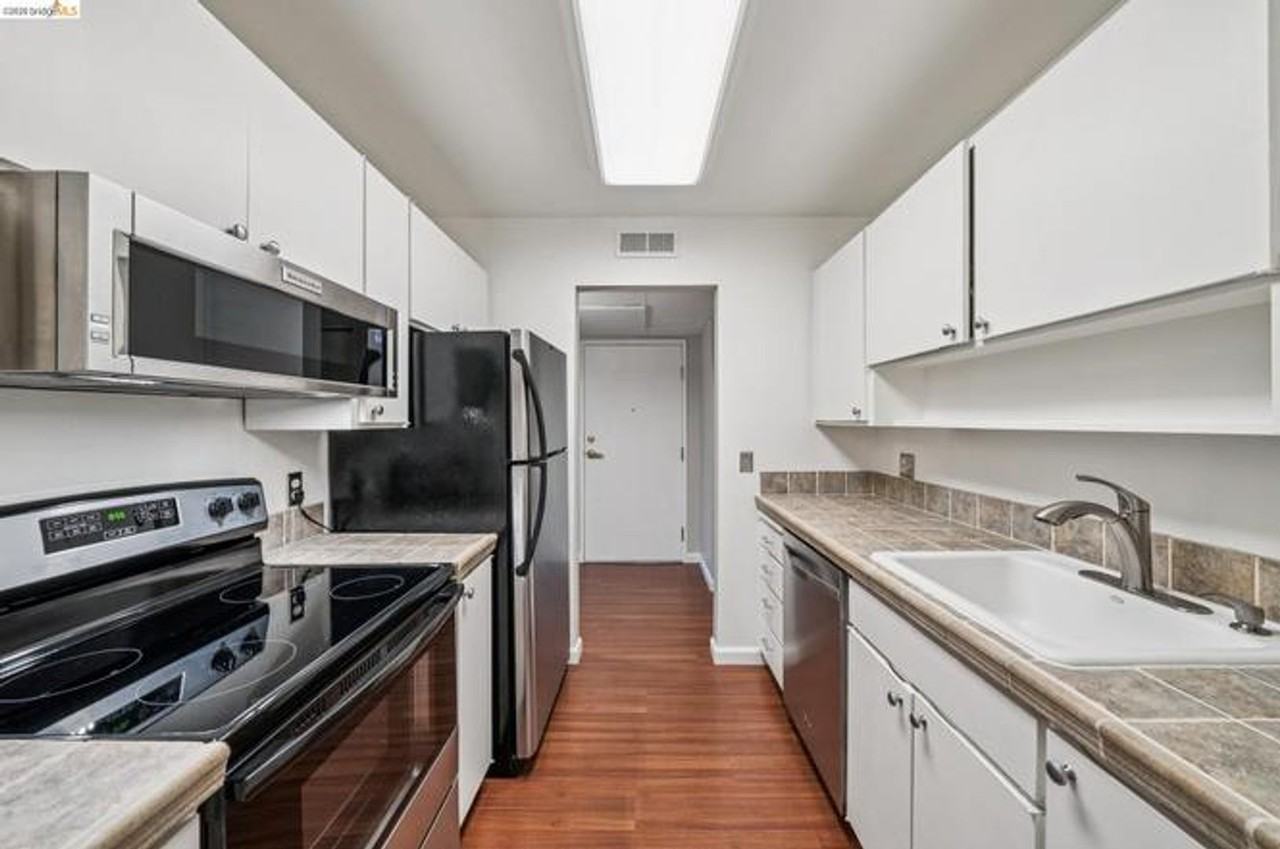 300 N Civic Dr #403 - Photo 5 of 21