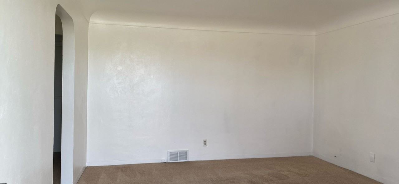 818 E Logan St - Photo 4 of 20