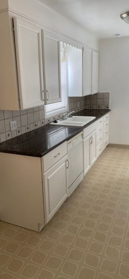 818 E Logan St - Photo 5 of 20