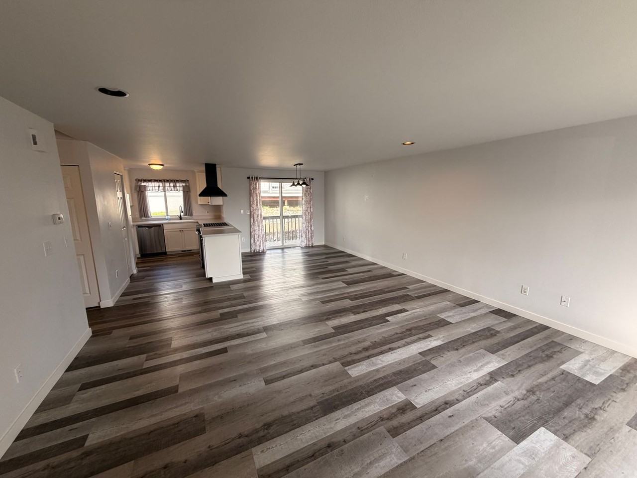 1502 Burrows Ct - Photo 2 of 11