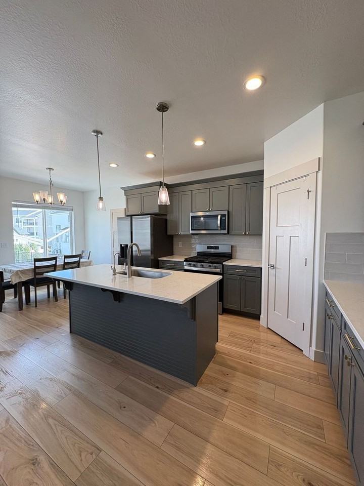 1754 N Blaze Ln - Photo 6 of 50