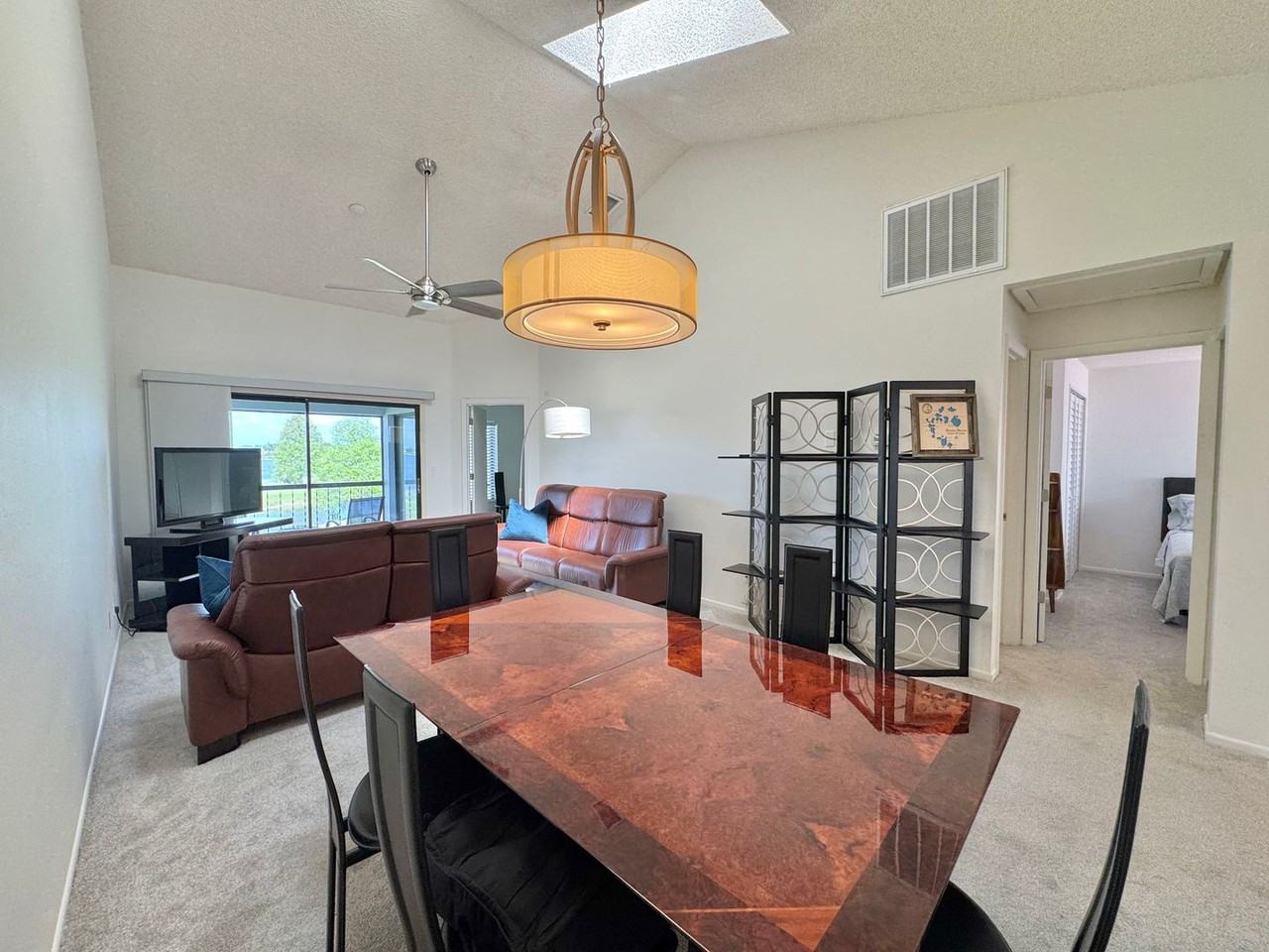 715 Magnolia Pl - Photo 5 of 48