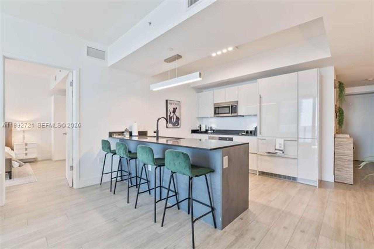 1010 Brickell Ave #4303 - Photo 5 of 36