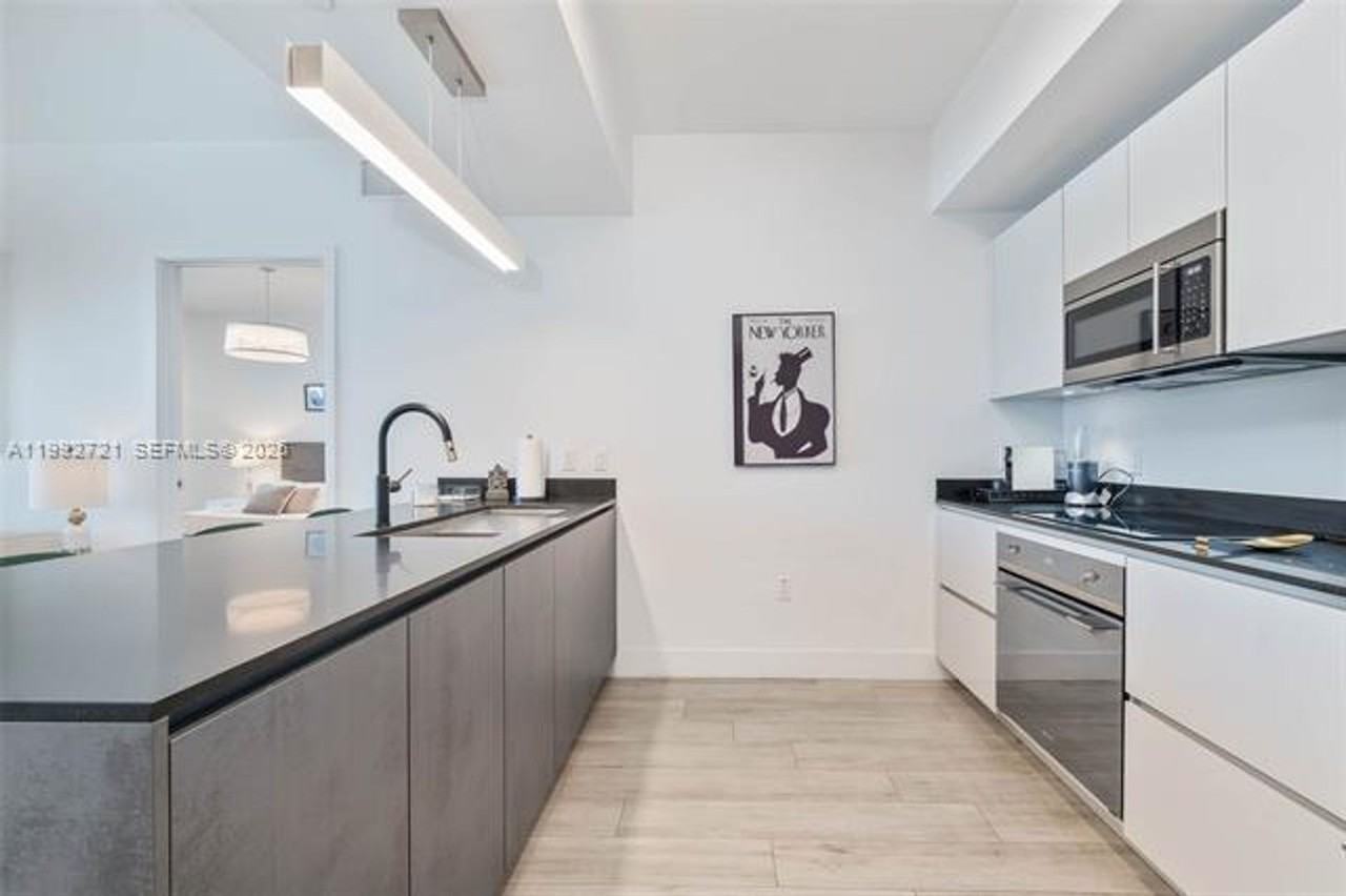 1010 Brickell Ave #4303 - Photo 7 of 36