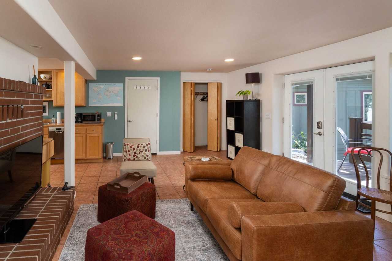 2010 Nw Cascade View Dr - Photo 3 of 16